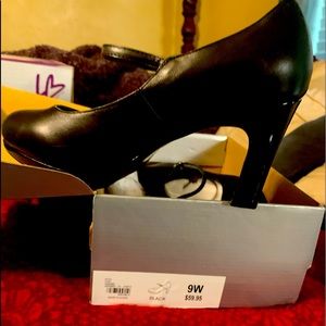 Lane Bryant Heels (9w) NWT black and cream